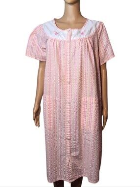 Pink K Moo Moo Dress Sleepware Embroidered Flowers Light Pink Size Medium